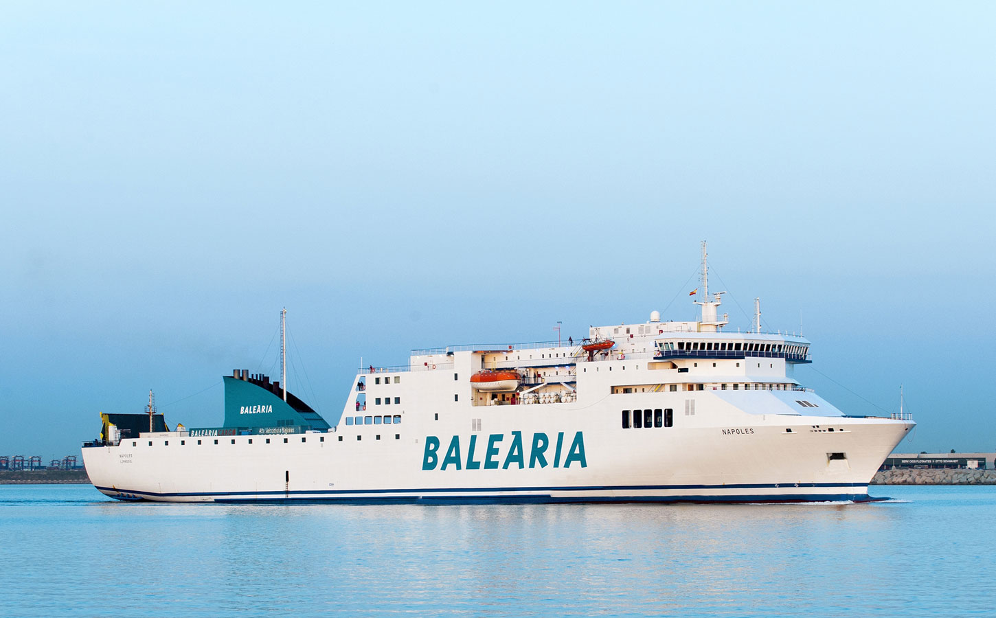 Balearia Nápoles ferry