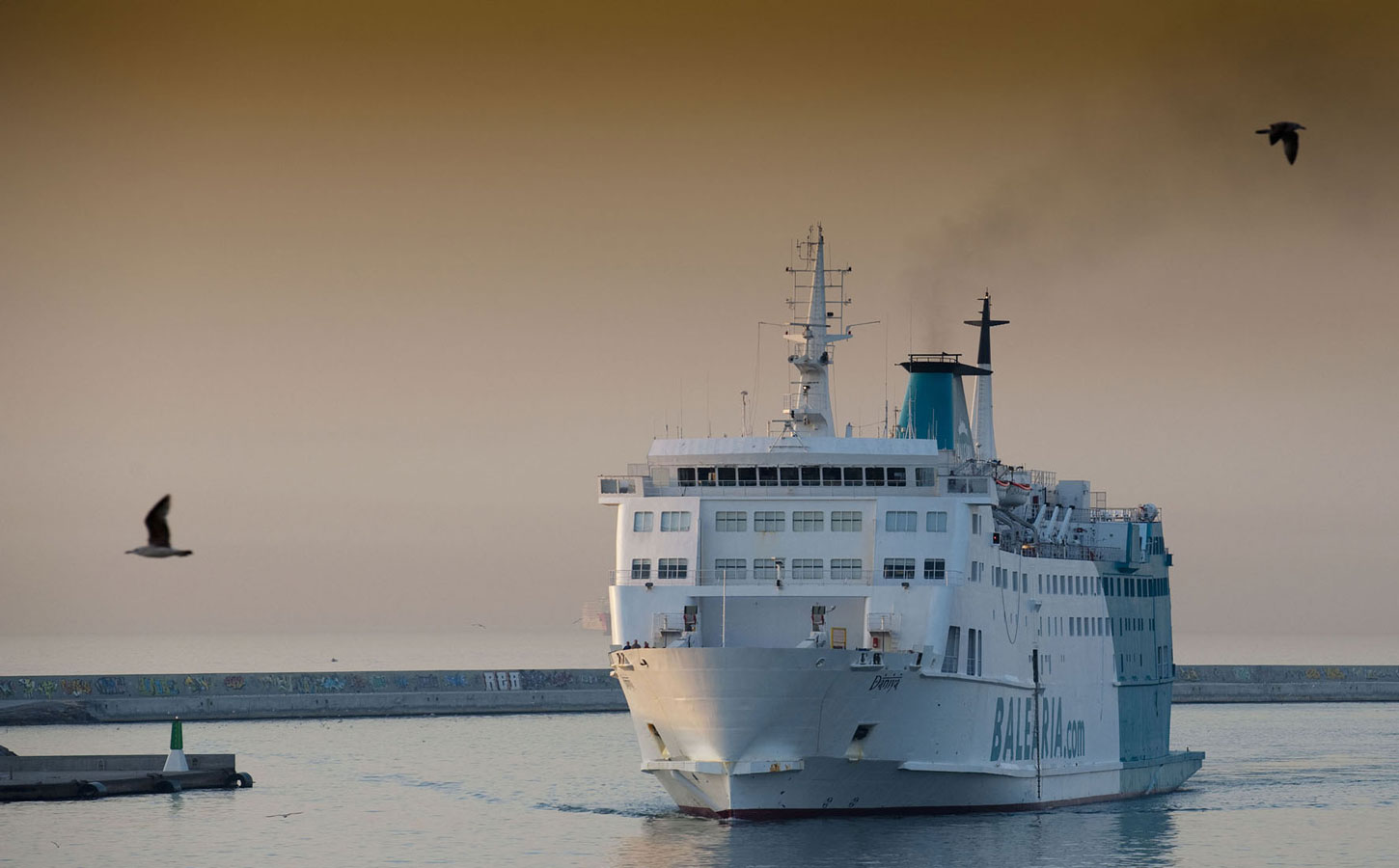 Balearia Poeta López Anglada ferry