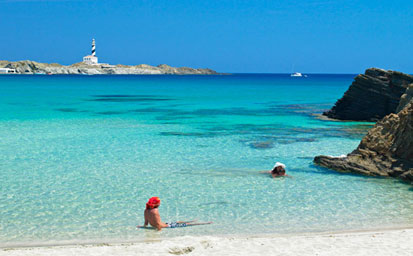 Ferry más hotel Menorca en Agosto