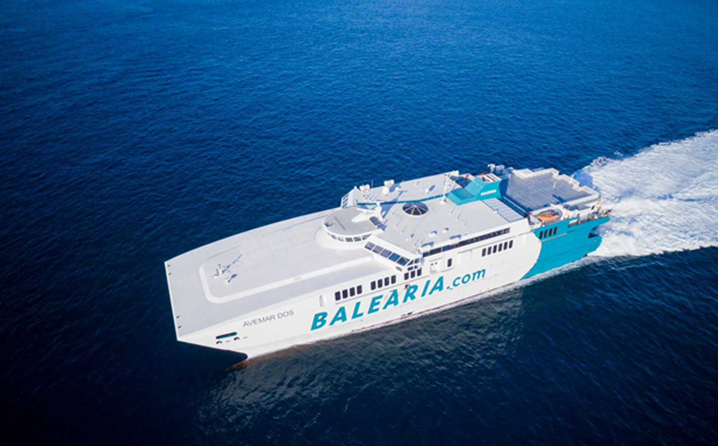 Oferta de Balearia para viajar en el ferry Melilla Málaga en el barco nuevo, ferry Rusadir, con un 20 por ciento de descuento viajando con coche